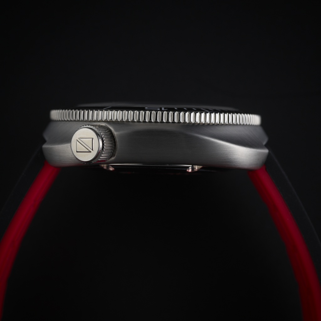 Side profile of Ligure Il Primo LWT21001 stainless steel watch case